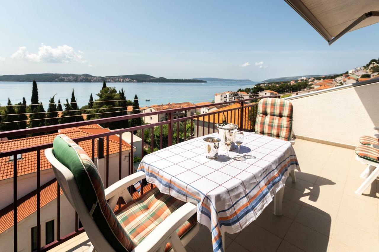 Lambrisa Apartment Trogir Exterior photo